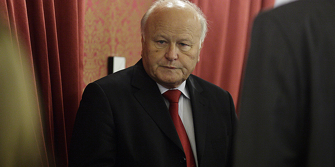 Zagreb, 170414.Sjednica Vlade Republike Hrvatske na cijem je dnevnom redu prijedlog zakljucka o prihvacanju dodatnih mjera fiskalne konsolidacije za ovu godinu.Na fotografiji: Slavko Linic.Foto: Dragan Matic / CROPIX