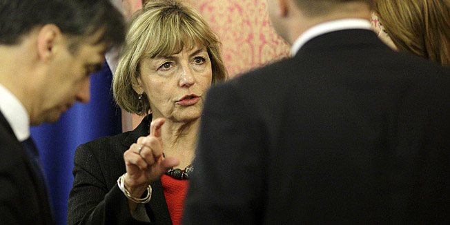 Zagreb, 170414.Sjednica Vlade Republike Hrvatske na cijem je dnevnom redu prijedlog zakljucka o prihvacanju dodatnih mjera fiskalne konsolidacije za ovu godinu.Na fotografiji: Branko Grcic, Vesna Pusic, Milanka Opacic, Sinisa Hajdas Doncic.Foto: Dragan Matic / CROPIX