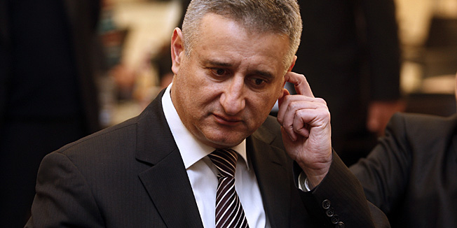 Varazdin, 240414Predsjednik HDZ-a Tomislav karamarko posjetio je Varazdinsku zupaniju. Susreo se sa celnicima lokalnog HDZ-a.Na fotografiji: Tomislav karamarko u trgovackom centru Lumini.Foto: Zeljko Hajdinjak / Cropix