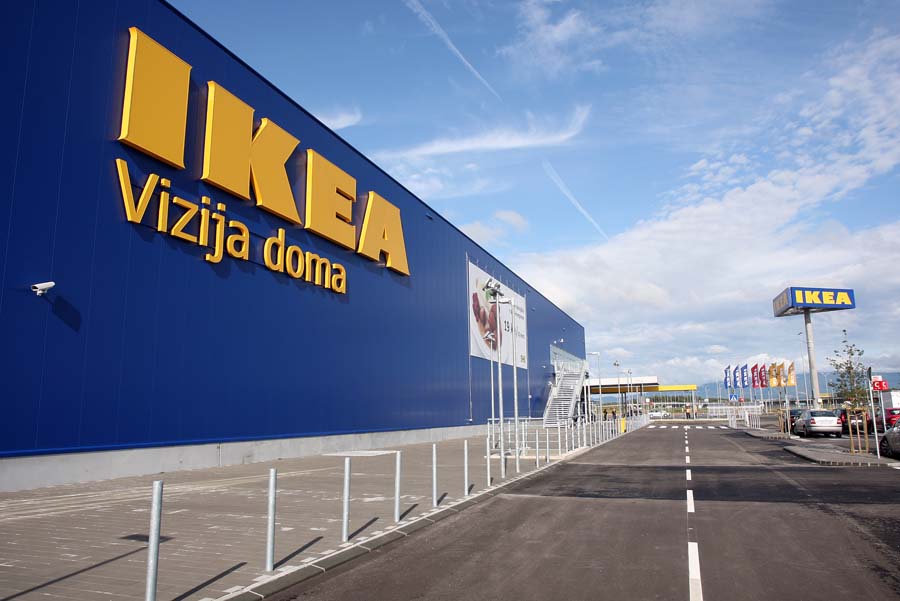 Zagreb, 210814.Prva robna kuca svedske Ikee u Hrvatskoj danas otvara svoja vrata za kupce, gotovo godinu dana nakon pocetka gradnje.Ukupna investicija u projekt robne kuce Ikea Zagreb iznosila je 750 milijuna kuna, a zaposleno je 350 djelatnika.Ikea Zagreb jedna je od najvecih robnih kuca u ovom dijelu Europe. Prostire se na 38 000 m2.Foto: Davor Pongracic / CROPIX
