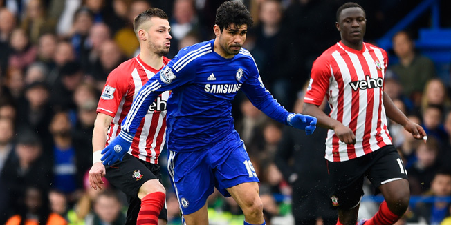 LONDON, ENGLAND - MARCH 15: Diego Costa of Chelsea breaks with the ball during the Barclays Premier League match between Chelsea and Southampton at Stamford Bridge on March 15, 2015 in London, England.  (Photo by Mike Hewitt/Getty Images)