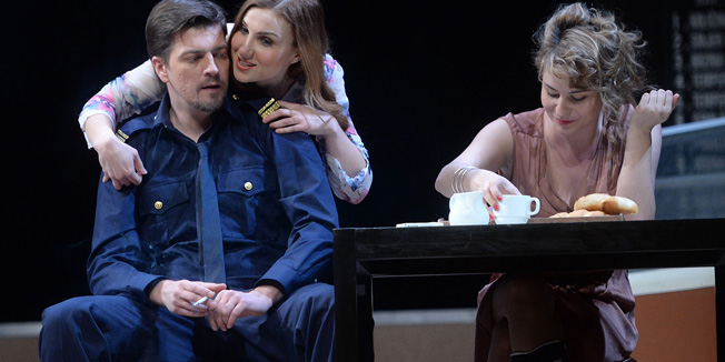 Zagreb, 300315. Kazaliste Gavella, Frankopanska ulica.Veceras je odrzana pokazna proba predstave Othello koja ce se za desetak dana poceti prikazivati u kazalistu Gavella.Othello je Shakespeareovo remek-djelo, nastalo oko 1603. godine.Na fotografiji: Detalj s probe.Foto: Goran Mehkek / CROPIX