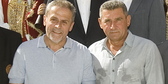 Sinj, 040813.Nakon Bare u petak, sinoc se trcala Coja a danas ce se odrzati Alka. Prije dolaska na trkaliste u alkarskim dvorima je odrzan tradicionalni vojvodin prijem na kojem je sudjelovao predsjednik Ivo Josipovic.Na fotografiji: Milan Bandic, Ante Gotovina i Ivo Josipovic.Foto: Vladimir Dugandzic / CROPIX