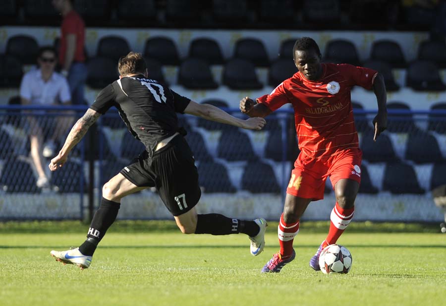Zagreb, 090514.NSC Stjepan Spajic, Siget.MAXtv 1.HNL, 35. kolo, seniori, utakmica momcadi NK Hrvatski dragovoljac i NK Split.Na fotografiji: Tomic Dario, Belle Henri.Foto: Damir Krajac / CROPIX