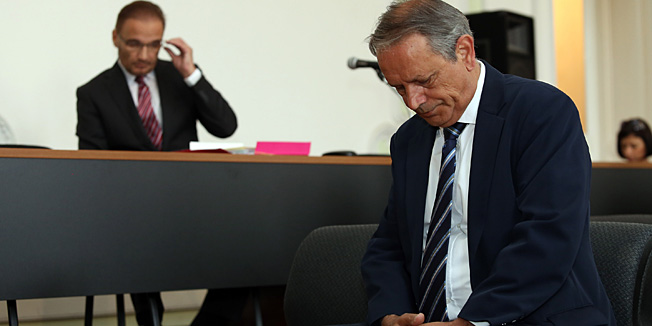 Osijek, 130514.Na Zupanijskom sudu u Osijeku pocelo sudjenje u kojem USKOK tereti bivseg vukovarskog gradonacelnika Zeljka Sabu za podmicivanje dvoje HDZ-ovih vijecnika u Gradskom vijecu Vukovara. Na fotografiji: Zeljko Sabo i odvjetnik Ante Nobilo.Foto: Emica Elvedji / CROPIX