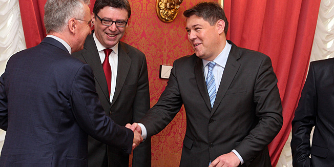 Zagreb, 150514.Vlada.Odrzana redovita sjednica Vlade Republike Hrvatske.Na fotografiji: Rajko Ostojic, Zeljko Jovanovic, Boris Lalovac.Foto: Davor Pongracic / CROPIX