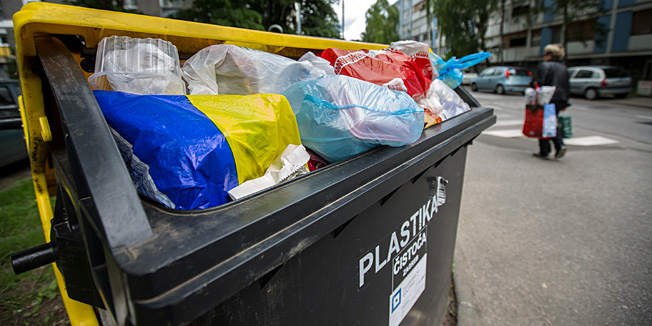 Zagreb,140514.Kontejneri za odvajanje otpada.Foto: Ivan Lackovic / CROPIX