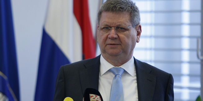 Zagreb, 140414.Mihanoviceva, Hrvatski zavod za mirovinsko osiguranje.Konferencija za novinare rada i mirovinskog sustava Miranda Mrsica o elektricnim prijavama na mirovinsko osiguranje (E-prijave) i problematici oko prikupljanja OIB-a korisnika mirovina.Na fotografiji: Ministar rada i mirovinskog sustava Mirando Mrsic.Foto: Ranko Suvar / CROPIX