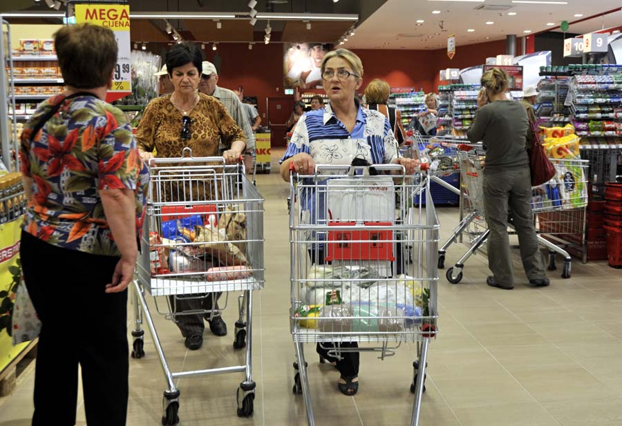 Zagreb, 220513.Avenija Veceslava Holjevca.Otvorenje prvog shopping centar Supernova u Zagrebu.Na fotografiji: Interspar.Foto: Srdjan Vrancic / CROPIX