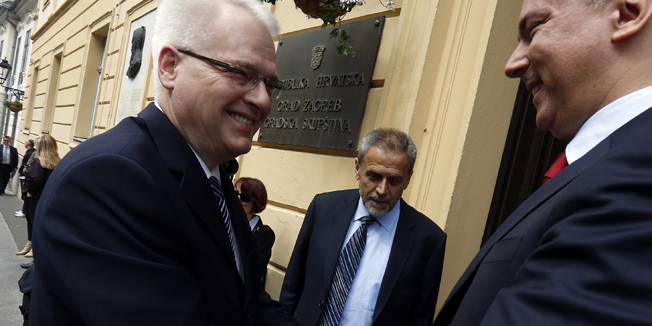 Zagreb, 310514.Cirilometodska ulica, Gradska skupstina.Povodom dana grada Zagreba u gradskoj skupstini odrzala se dodjela Nagrada Grada Zagreba.Na fotografiji: Ivo Josipovic, Darinko Kosor i Milan Bandic.Foto: Damjan Tadic / CROPIX