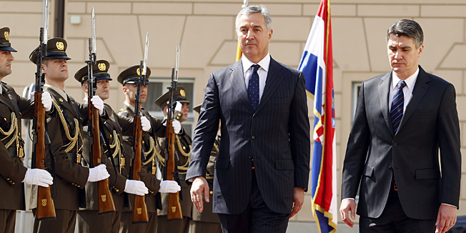 Zagreb, 020614.Markov trg, Vlada RH.Hrvatski premijer Zoran Milanovic u Banskim dvorima primio je u posjet crnogorskog premijera Milu Djukanovica.Na fotografiji: Milo Djukanovic, Zoran Milanovic .Foto: Tomislav Kristo / CROPIX
