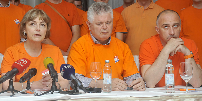 Dubrovnik, 070614.Danas su se u Dubrovniku odrzava seminar Tima HNS-a i drugi od pet regionalnih sastanaka jacanja stranke. Tom prigodom je u hotelu Petka odrzana i press konferencija, na kojoj je govorila i Vesna Pusic, predsjednica stranke.Na fotografiji: Vesna Pusic.Foto: Zeljko Tutnjevic / CROPIX