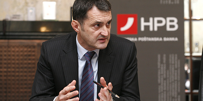 Zagreb 310111.Postanska banka u Ilici.Predsjednik uprave Cedo Maletic i clanica uprave Postanske banke odrzali su presicu.Foto; Damjan Tadic / CROPIX