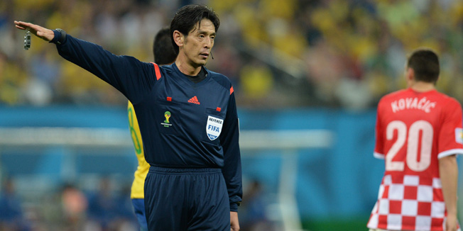 Sao Paolo, Brazil, 120614.Arena Corinthians.20. Svjetsko nogometno prvenstvo u Brazilu 2014. Utakmica 1. kola skupine A kojom je domacin Brazil protiv Hrvatske otvorio prvenstvo.Na fotografiji: sudac.Foto: Tom Dubravec / CROPIX