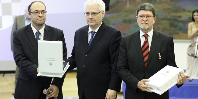 Zagreb, 300614.Predsjednik Republike Ivo Josipovic povodom obiljezavanja prve obljetnice clanstva u Europskoj uniji urucio je odlikovanja zasluznima.Na fotografiji: Davor Ivo Stier, Ivo Josipovic, Tonino Picula.Foto: Dragan Matic / CROPIX