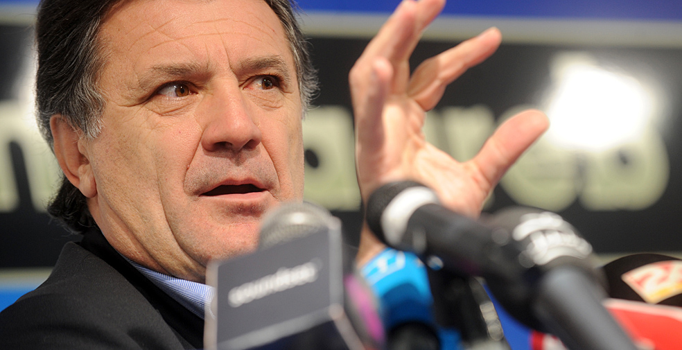 Zagreb, 281111.Maksimirski stadion, prostorije Gnk Dinamo.Konferencija za novinare Zdravka Mamica izvrsnog predsjednika Gnk Dinamo, povodom menadjerskog ugovora sa Eduardom da Silvom sadasnjim igracem Sahtara bivsem igracu Dinama. Foto: Drago Sopta / CROPIX