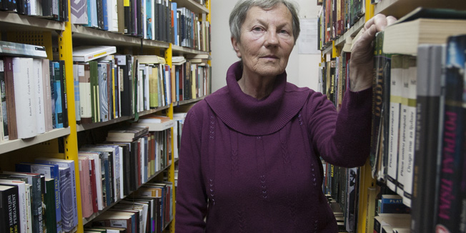 Jelsa, 060314.Marija Huljic Plantaric, ravnateljica knjiznice u Jelsi nakon 10 godina oslobodjena je krivnje za pozar u knjiznici.Na fotografiji: Marija Huljic Plantaric u prostorijama  privremene knjiznice u Jelsi gdje su niz godina boravili u neadekvatnim uvjetima cekajuci preseljenje u nove prostorije knjiznice. Foto: Bozidar Vukicevic / CROPIX