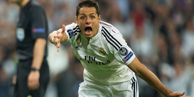MADRID, SPAIN - APRIL 22:  Javier Hernandez of Real Madrid CF celebrates as he scores their first goal during the UEFA Champions League quarter-final second leg match between Real Madrid CF and Club Atletico de Madrid at Bernabeu on April 22, 2015 in Madrid, Spain.  (Photo by Gonzalo Arroyo Moreno/Getty Images)