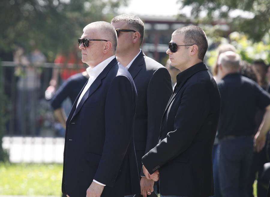 Zagreb, 060515.Groblje Markovo polje.Sprovod Vinka Zuljevica Klice koji je u nedjelju u jutarnjim satima ubijen u Sesvetama.Na fotografiji: Hrvoje i Nikola Petrac.Foto: Ronald Gorsic / CROPIX