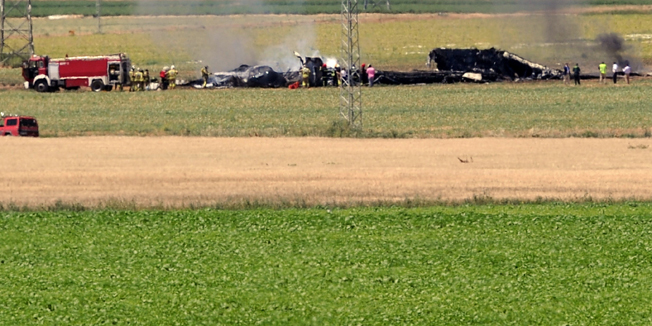 Picture shows wreckage of an Airbus A400M military transport plane after crashing near Sevilla on May 9, 2015. An Airbus A400M military transport plane carrying 