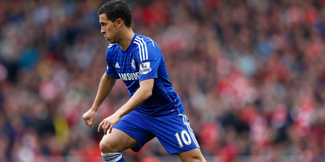 LONDON, ENGLAND - APRIL 26:  Eden Hazard of Chelsea in action during the Barclays Premier League match between Arsenal and Chelsea at Emirates Stadium on April 26, 2015 in London, England.  (Photo by Julian Finney/Getty Images)