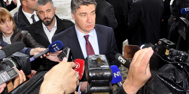 Maribor, 1505201. Tezno, groblje Dobova.Polaganje vijenaca zrtvama Kriznog puta iz 1945. godine. Vijence su polozili Zoran Milanovic, Josip Leko, Ante Kotromanovic sa suradnicima.Na fotografiji: Zoran Milanovic.Foto: Srdjan Vrancic / CROPIX