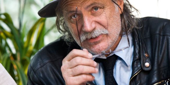 Zagreb, 260515.Dezmanov prolaz.U kaficu Velvet odrzana je konferencija za medije na kojem su Lenka Udovicki, Rade Serbedzija, Borna Vujicic i Damir Urban predstavljali novu sezonu teatra Ulyses. Na konferenciji je istaknuta i petnaesta obljetnica od osnutka teatra.Na fotografiji: Rade Serbedzija.Foto: Darko Tomas / CROPIX