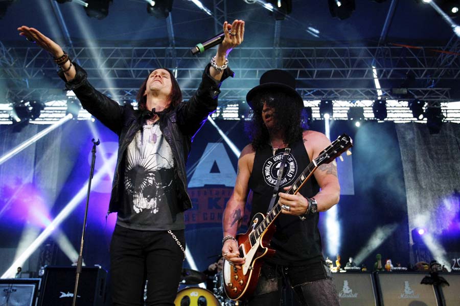Zagreb, 260615.Salata.Jedan od najvecih rock gitarista nastupio je na zagrebackoj Salati uz Myles Kennedy & The Conspirators.Kao predgrupa nastupili su  Luxus Lord i Hard time i Slash .Na fotografiji: Slash, Myles Kennedy & The Conspirators.Foto: Ranko Suvar / CROPIX