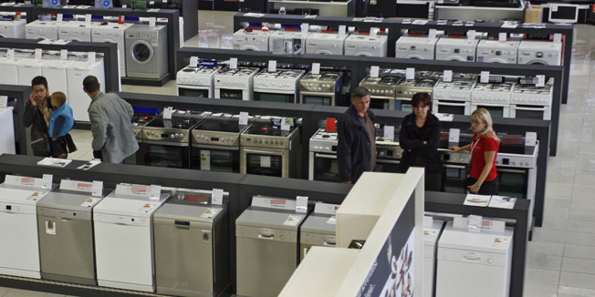 Kukuljanovo, 170211.Rijecka tvrtka Bitechnique na Kukuljanovu je otvorila veliki prodajni centar namjestaja, bijele tehnike, audio i video opreme i artikala za uredjenje doma. Ilustracija za tekst o uspjesnim tvrtkama bez sindikata.  Na slici: detalj iz prodajnog salona na Kukuljanovu.Foto: Tea Cimas / Cropix