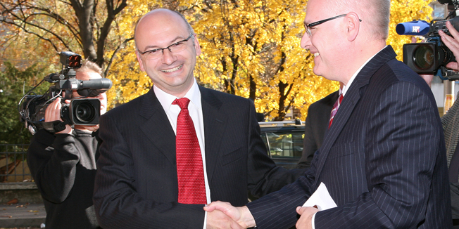 Zagreb, 051110.Proslava dana Fakulteta politickih znanosti Sveucilista. Proslavu je uvelicao dolaskom predsjednik Hrvatske Ivo Josipovic.Na slici: prof. Dejan Jovic, predsjednik Ivo Josipovic, Nenad Zakosek (dekan sveucilista).Foto: Biljana Gaurina / CROPIX