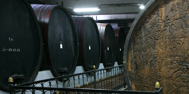 Erdut, 300709.Vinarija Erdut.Na fotografiji:najveca bacva za vino na svijetu (koja je u upotrebi),u bacvu stane 75 tisuca litara vina.Foto: Vlado Kos / CropixTuristicki vodic Slavonije