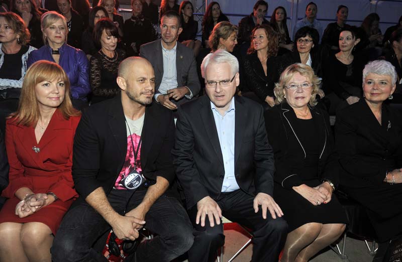 Zagreb, 021014. U Zracnoj luci Zagreb odrzana je druga vecer modnog dogadjaja Schwarzkopf Cro A Porter Departure. Na fotografiji: Viktor Drago, Ivo Josipovic, Jadranka Kosor.Foto: Bruno Konjevic / CROPIX