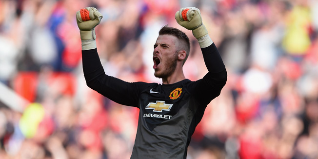 MANCHESTER, ENGLAND - OCTOBER 05:  David De Gea of Manchester United celebrates at the end of the Barclays Premier League match between Manchester United and Everton at Old Trafford on October 5, 2014 in Manchester, England.  (Photo by Michael Regan/Getty Images)