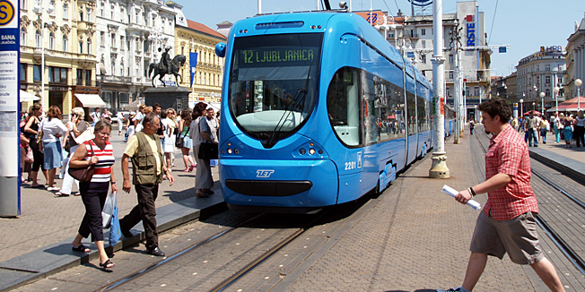 zagreb,150705novi zet tramvaj ,linija 12 dubrava ljubljanica,trg josipa bana jelacicafoto kristijan tabet-zag-              