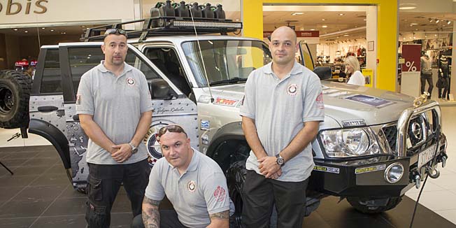 Split, 071014.City centar One.Splitski avanturist Zeljan Rakela predstavio je specijalno vozilo Nissan sa kojim krece na ekspediciju Do vrata pakla i natrag.Foto: Vojko Basic / CROPIX