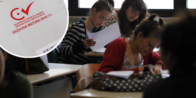 Split, 190312.U Skoli za dizajn, grafiku i odrzivu gradnju (GOGSS) umirovljeni profesor matematike Vinko Bajrovic drzi predavanja iz matematike koja ucenicima sluzi kao priprema za drzavnu maturu. Predavanja traju od sijecnja do svibnja i potpuno su besplatna za ucenike.Foto: Nikola Vilic / CROPIX