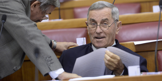 Zagreb, 091014. Markov trg.Sabor.Redovita sjednica Sabora s prijedlogom strategije obrazovanja, znanosti i tehnologije.Na fotografiji: Neven Jurjevic i Ivan Grubisic.Foto: Goran Mehkek / CROPIX