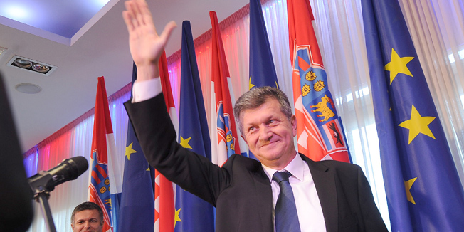 Zagreb, 181014.Hrvatska matica iseljenika, Trg Stjepana Radica 3.Objavljena predsjednicka kandidatura Milana Kujundzica, kao kandidata Saveza za Hrvatsku.Na fotografiji: Milan Kujundzic.Foto: Damir Krajac / CROPIX