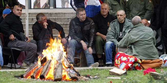 Zagreb, 211014.Ministarstvo branitelja, Savska cesta.Branitelji prosvjednici proveli su noc pred Ministarstvom trazeci smjenu ministra Matica.Foto: Tomislav Kristo / CROPIX