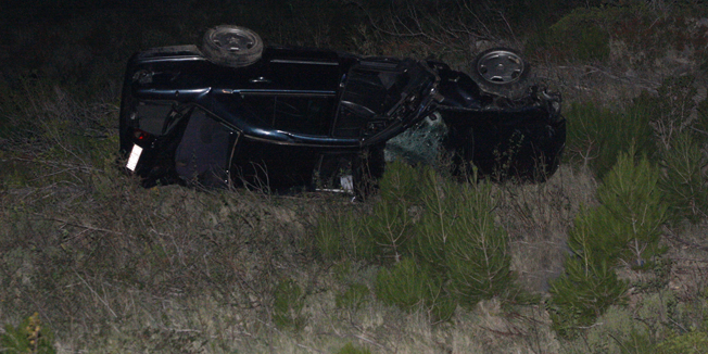 Makarska, 231014.Prometna nesreca dogodila se na Jadranskoj magistrali kod mjesta Promajna blizu Makarske iza tri sataU nesreci je jedan automobil sletio pod cestu 50-ak metara. Jedna je osoba smrtno stradala, a uzrok nesrece nije poznat.Zbog ocevida promet Jadranskom magistralom je obustavljen. Na fotografiji : mjesto nesrece.Foto: Ivo Ravlic / CROPIX