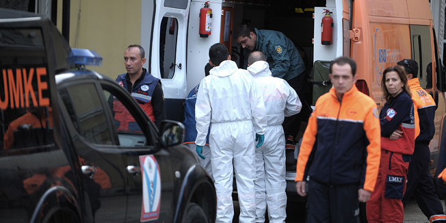 Chemical and biological experts prepare to intervene on October 24,2014 at the French Consulate in Istanbul. Suspicious envelopes containing a yellow powder were sent on October 24 to the Belgian, Canadian and German consulates in Istanbul, prompting a security alert. There was no immediate claim of responsibility but the incident came amid mounting concerns about the growing national security threat posed by jihadists returning from war-ravaged Syria and Iraq.AFP PHOTO/OZAN KOSE