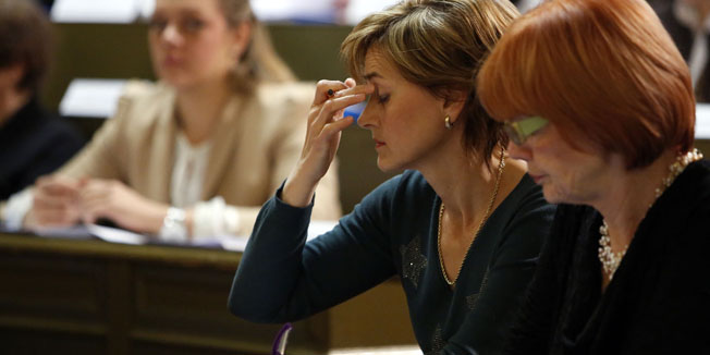 Zagreb, 301014.Cirilometodska ulica.Sjednica zagrebacke Gradske skupstine na cijem je predlozenom dnevnom redu 15 tocaka.Na fotografiji: zamjenica gradonacelnika Sandra Svaljek i Vesna Kusin.Foto: Damjan Tadic / CROPIX