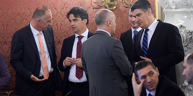 Zagreb, 301014. Markov trg.Banski dvori.Redovna sjednica Vlade.Na fotografiji: Fred Matic i Zoran Milanovic.Foto: Goran Mehkek / CROPIX
