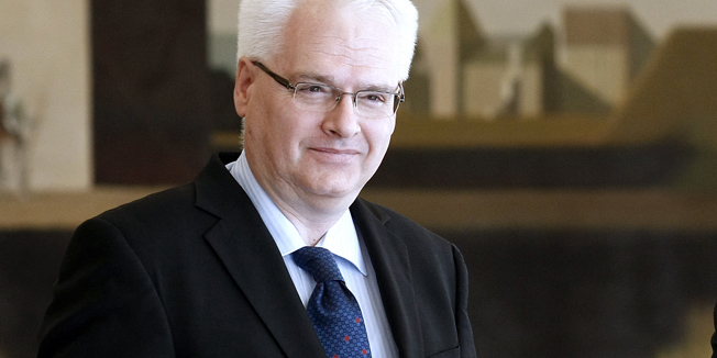 Zagreb, 031114.Ured predsjednika.Predsjednik RH Ivo Josipovic urucio je odlikovanja 