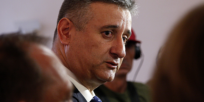 Zagreb, 120713.Sabor.Predsjednik HDZ-a Tomislav Karamarko dao je izjavu novinarima vezanu za odluke Odbora za Ustav na kojoj nije podrzana promjena Ustava, a vezano za inicijativu SDP-a za za promjenu Ustava u vezi s nezastarijevanjem politicki motiviranih ubojstava.Na fotografiji: Tomislav Karamarko.Foto: Davor Pongracic / CROPIX