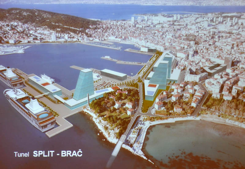 Zadar, 290513Prezentacija projekta podmorskih tunela do zadarskih otoka u vijecnici zgrade zupanije. Projekt je djelo tvrtke Jelic inzenjering d.o.o. autora Bozenka Jelica.Na fotografiji: prezentacija projekta; tunel Split - Brac.Foto: Luka Gerlanc / CROPIX