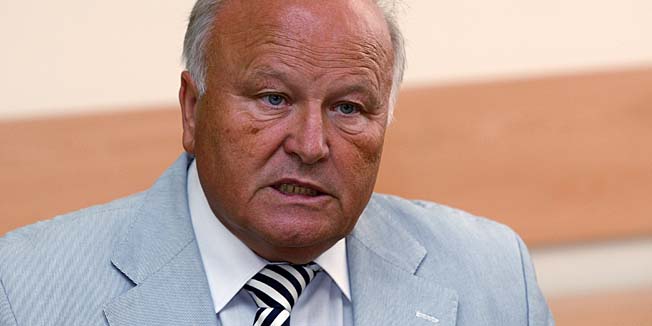 Zagreb, 230713Katanciceva 5.Press konferencija u Ministarstvu financija koju su odrzali Slavko Linic (ministar financija), Branko Segon (pomocnik ministra) i Boris Lalovac (zamjenik ministra). Povod ove konferencije je provodjenje predstecajnih nagodbi, te odluka suca Trgovackog suda Mislava Kolakusica o odgodi rocista Dalekovod te slanja zakona na Ustavni sud.Na fotografiji: Slavko Linic (ministar financija).Foto: Nenad Dugi / CROPIX