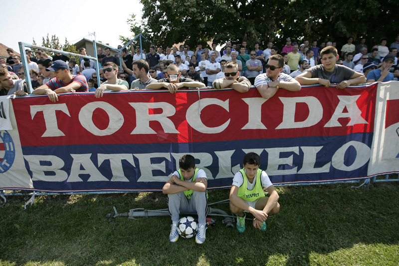 Djakovo, 010913.Stadion NK Croatia Djakovo. Prijateljska nogometna utakmica izmedju Croatia Djakova i Hajduka.Na fotografiji: Torcida.Foto: Vlado Kos / Cropix