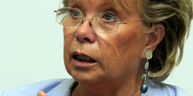 Trst, 160913.Dijalog gradjana s potpredsjednicom Europske komisije Vivian Reding i Talijanskim ministrom za europske poslove Enzo Moavero Milanesi.  Dijalogu gradjana s politicarima sudjeluju drzavljani Italije, Slovenije, Austrije i Hrvatske. nakon Dijaloga Vivian Reding je odrzala press konferenciju, te je odgovarala na pitanja hrvatskih novinara.Foto: Goran Sebelic / CROPIX                              