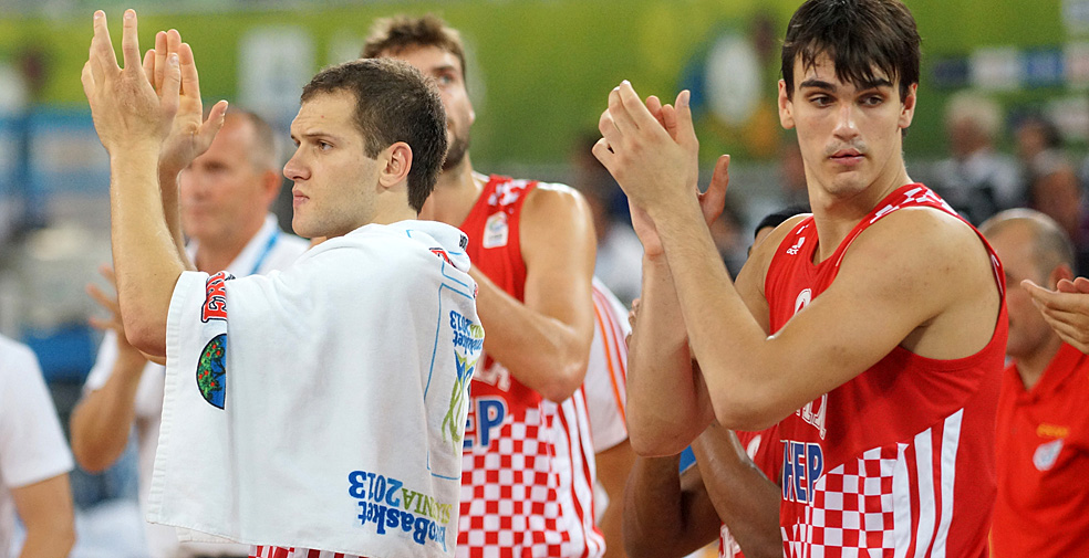 Ljubljana, Slovenija, 220913.Arena Stozice.Rukometna utakmica za trece mjesto Eurobasketa 2013.Susret reprezentacija Hrvatske i Spanjolske.Na fotografiji: Bojan Bogdanovic i Dario Saric.Foto: Ales Fevzer / CROPIX